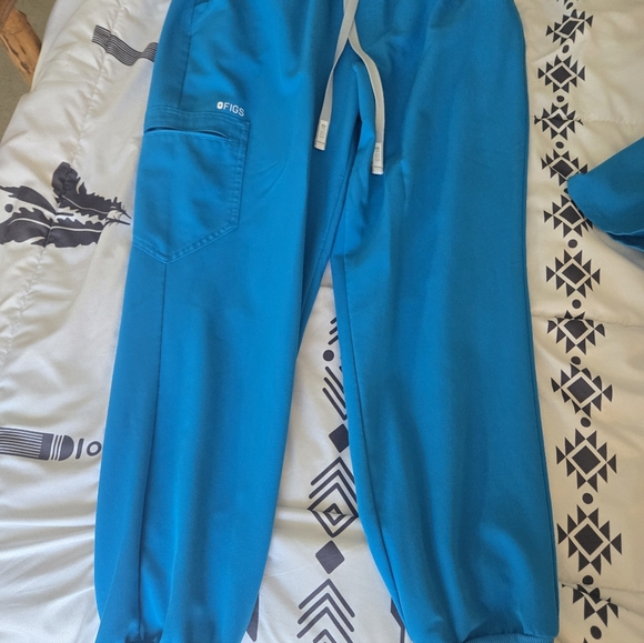 Figs Scrub Set - Picture 3 of 8